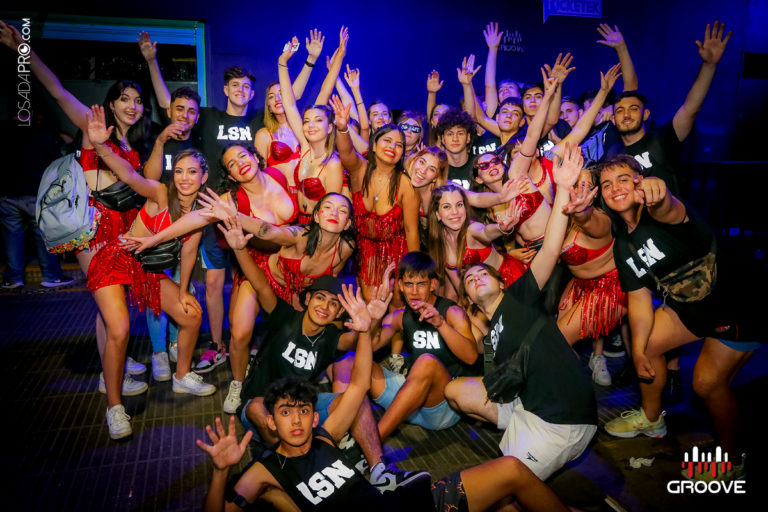 015- @GrooveEgresados